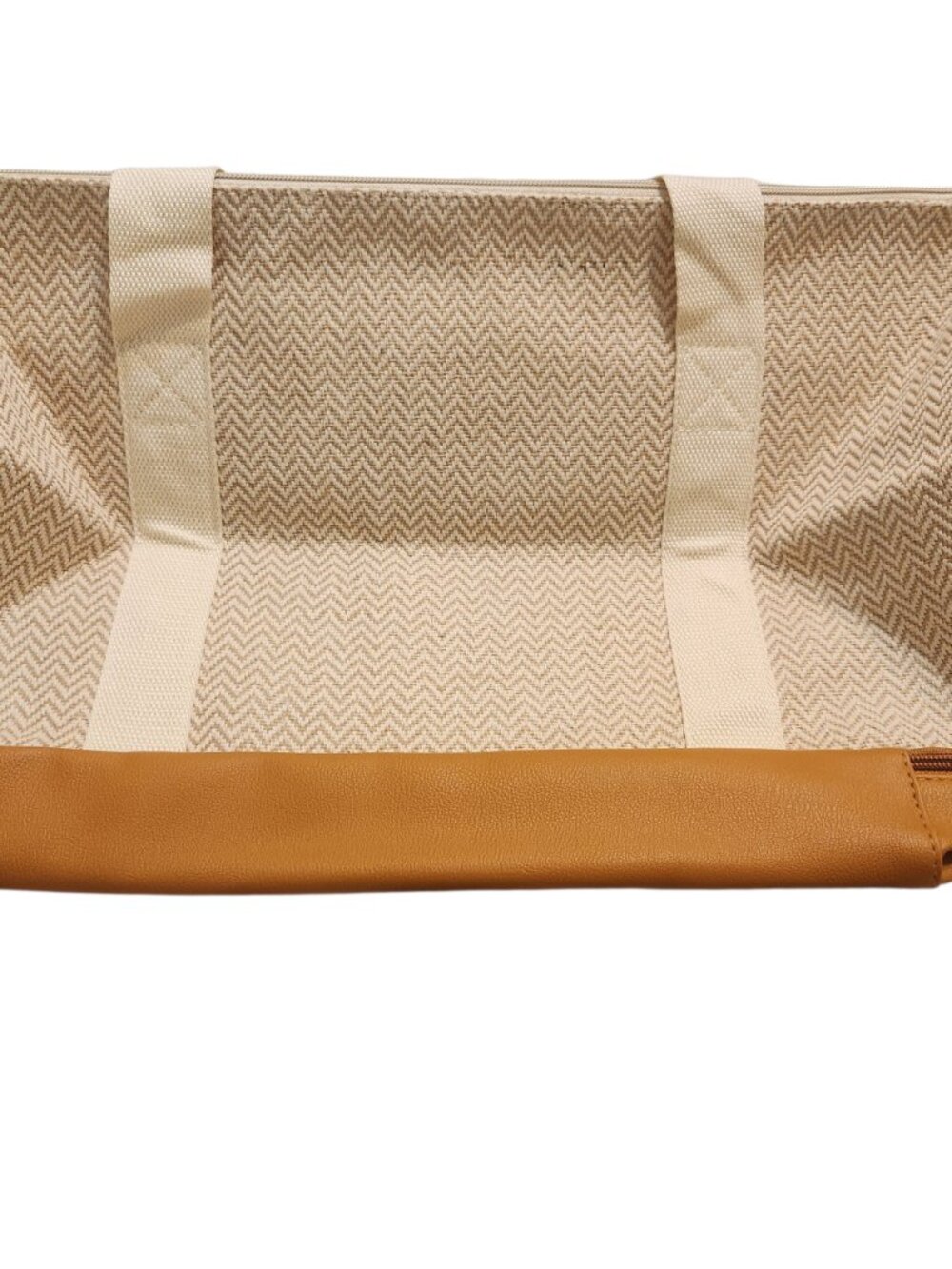 NWT DSW Weekender Duffel Bag Beige Cream Chevron Pattern - Picture 12 of 12